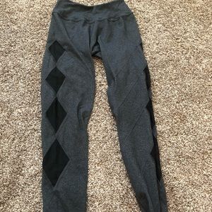 NEVER WORN FULL LENGTH BEYOND YOGa leggings